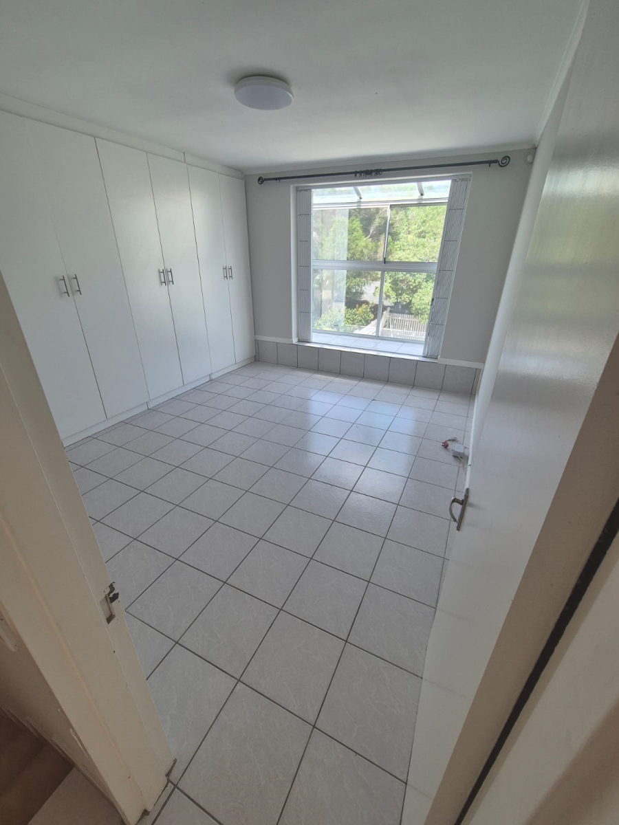 To Let 3 Bedroom Property for Rent in Silverglade Western Cape